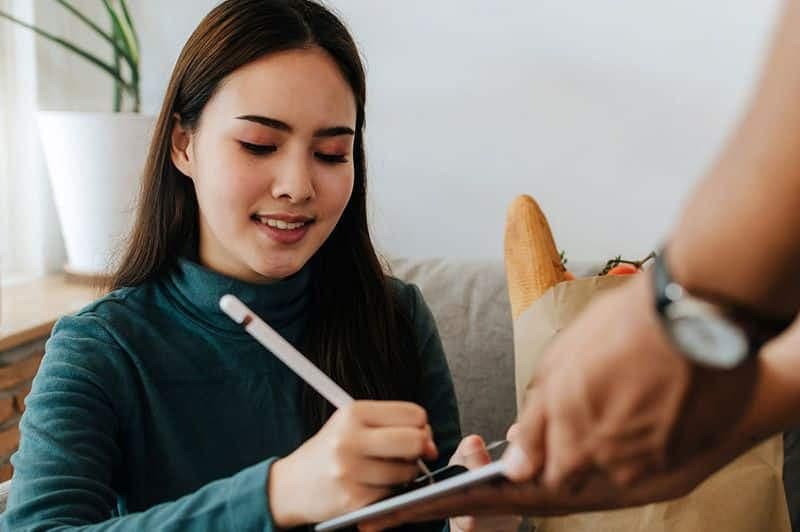 Clear Communication and Regular Updates